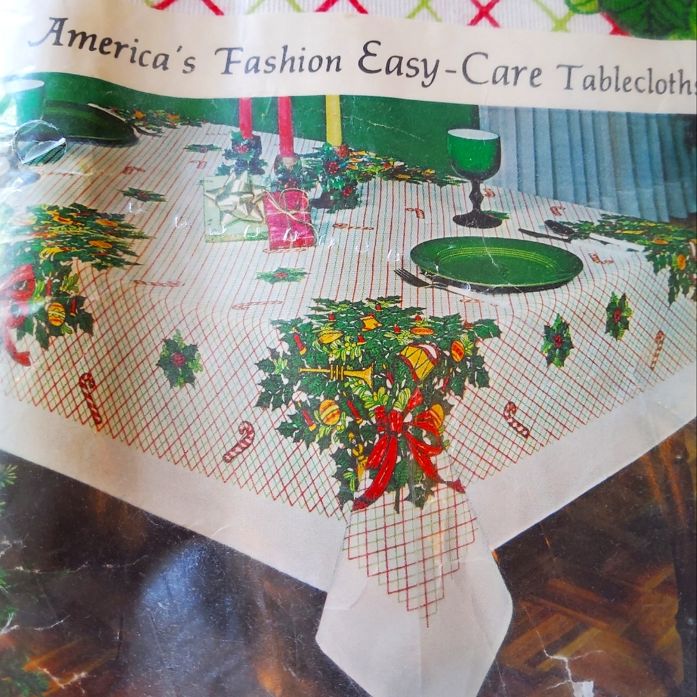 NEW VINTAGE Christmas Tablecloth Steven's Tastemaker Candy Canes And Garland